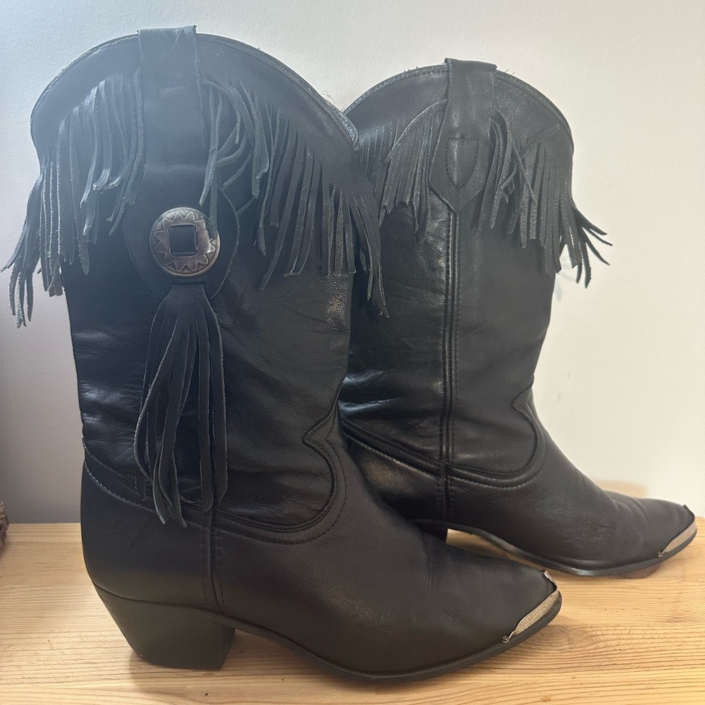 Vintage Acme Black Tassle Cowboy Boots Women’s Size 6